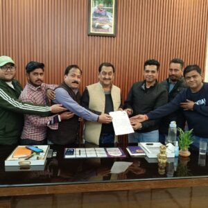 भवानी सेना ने स्वतंत्रता संग्राम सेनानी एवं क्रांतिकारी कृषक "इंद्रासन सिंह" की प्रतिमा स्थापित किए जाने की मांग